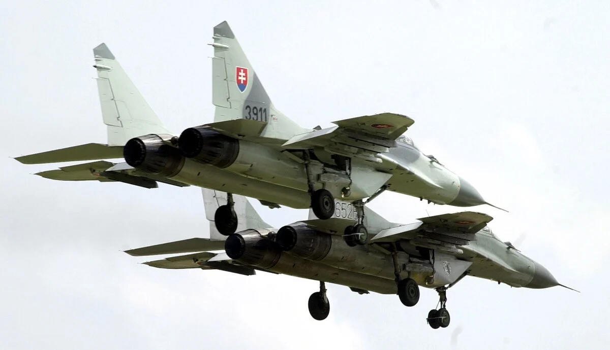 Výzva nepodporiť možnosť presunu slovenských bojových lietadiel na Ukrajinu